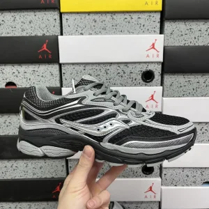 AAA Super Clone Saucony Running Shoes