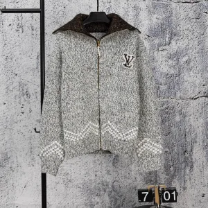 Designer Louis Vuitton Cardigan Color Jacquard Relaxed Fit A Touch Of Understated Luxury Winter