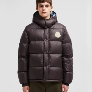 Luxury Reps Moncler Outerwear Red Male Female Goose Down Duck Nylon Fabric Understated Luxury Winter Embroidery Patch