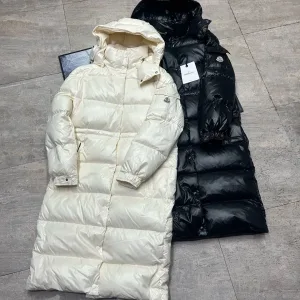 Luxury Moncler Outerwear Black Down Nylon Adjustable Drawstring Simple And Elegant Winter