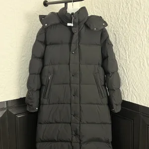 Reps High Quality Moncler Down Jacket Red Duck Exquisite Workmanship
