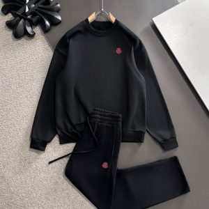 1:1 Moncler Abs Set For Autumn